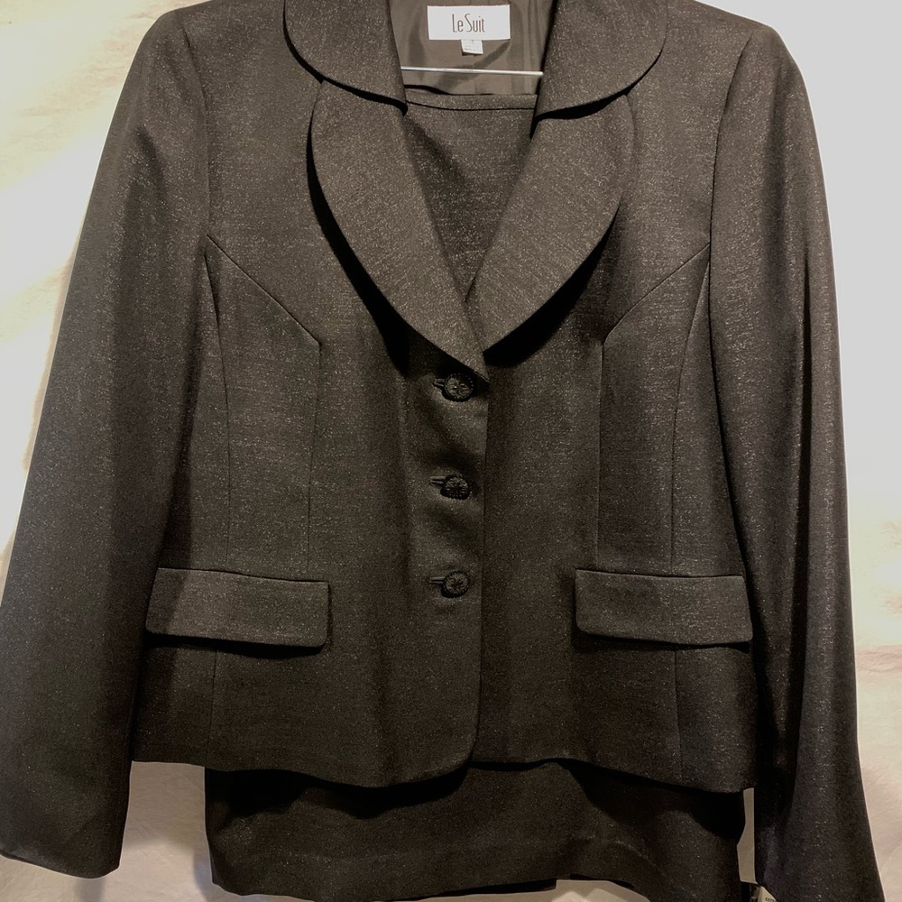 Women special occasion suit